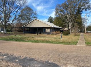 1042 Main St, Wesson, MS 39191
