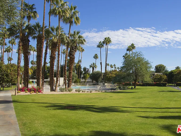 501 Desert Lakes Cir — Photo 15