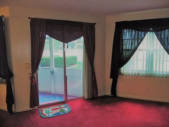 Sliding Doors to patio 