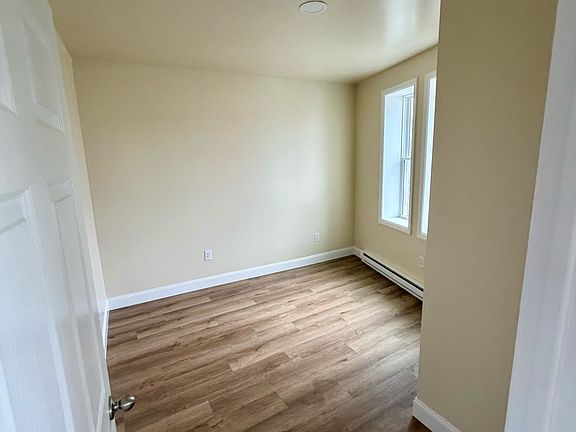5th image of 43 Pike St APT 3