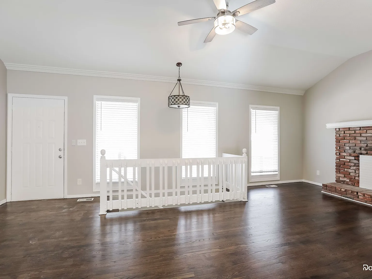 3 bed, 3.0 bath, 1858 sqft, $2,300 — Photo 4