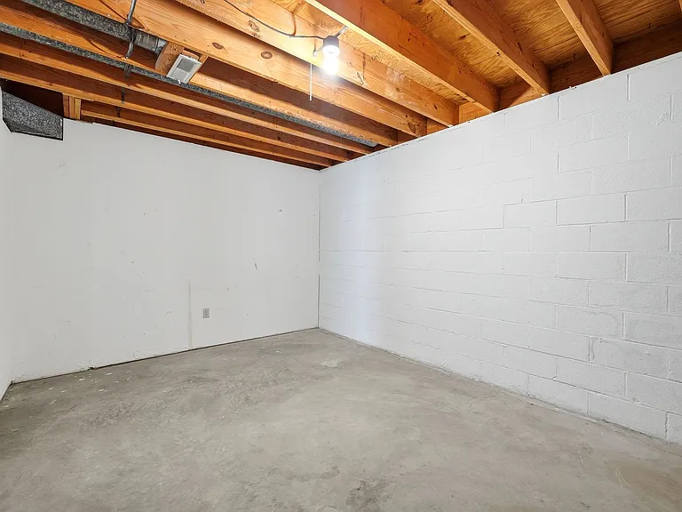 5757 Heards Mountain Rd — Photo 36