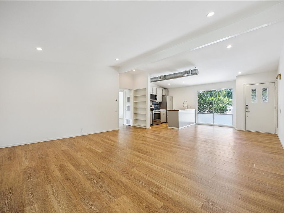 1st image of 1304 Mariposa Dr APT 201