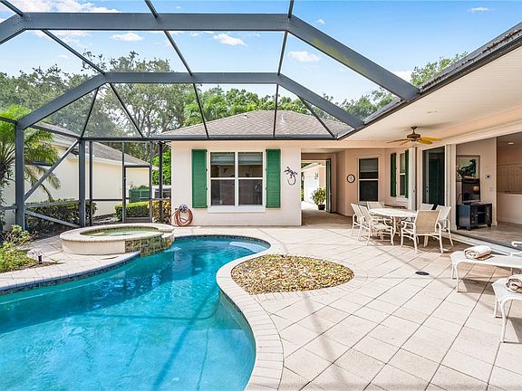 3rd image of 254 Oak Hammock Cir SW