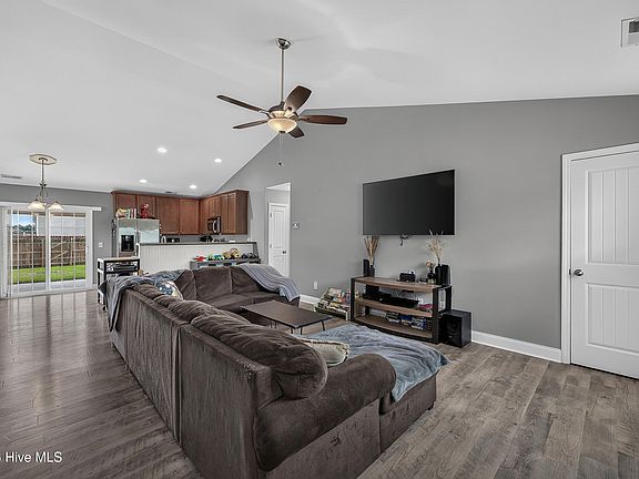 5th image of 210 Riverstone Ct