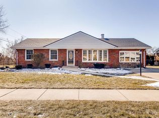6423 W 94th St, Oak Lawn, IL 60453