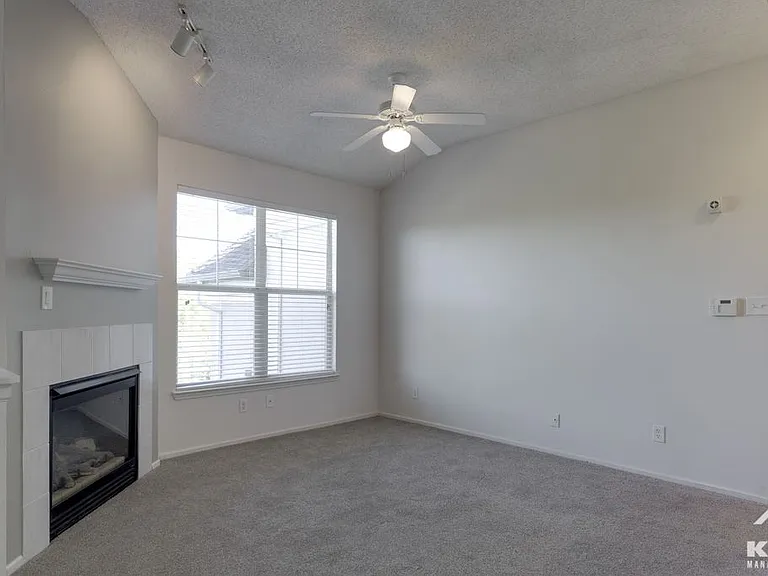 La Crosse Apartments — Photo 41