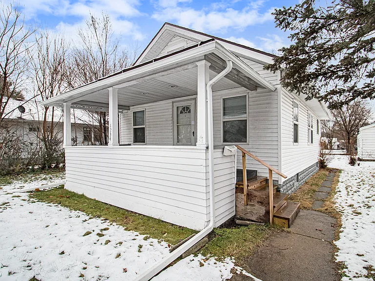 1234 Bissell St — Photo 2