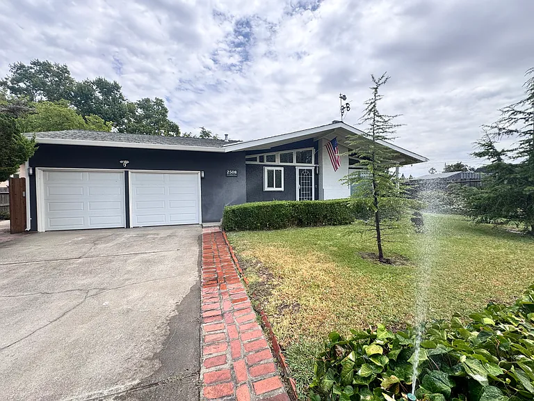 2508 Greenfield Way — Photo 3