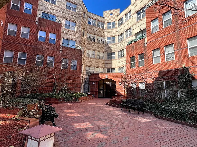 175 Beacon St #210 — Photo 16