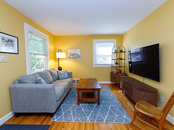 5th image of 901 Gott St