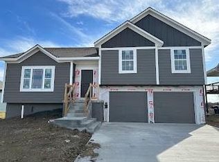 11305 E 209th St, Peculiar, MO 64078