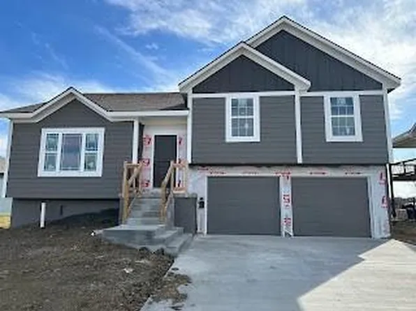 11305 E 209th St, Peculiar, MO 64078