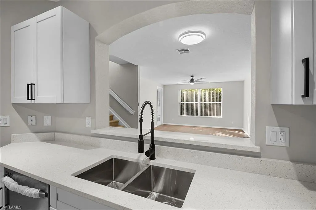 Building Photo - 9648 Roundstone Cir