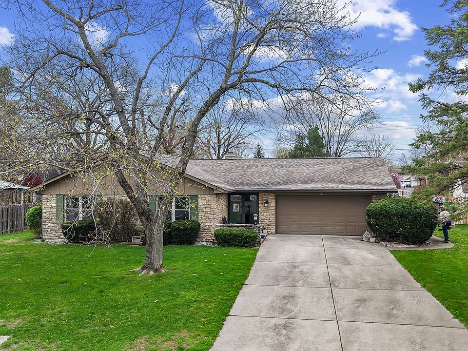 1st image of 842 Front Royal Dr