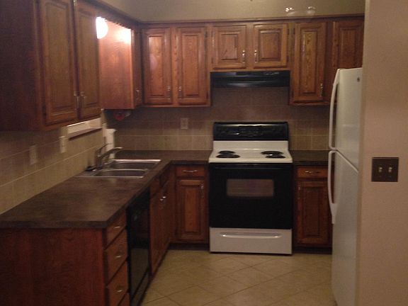 4th image of 5426 Clark Dr