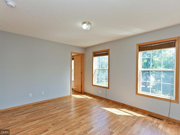 5th image of 909 Abbie Ln