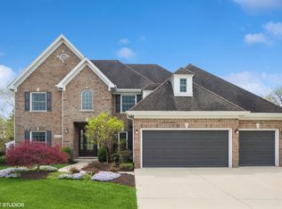 26W241 Arrow Glen Ct, Wheaton, IL 60189