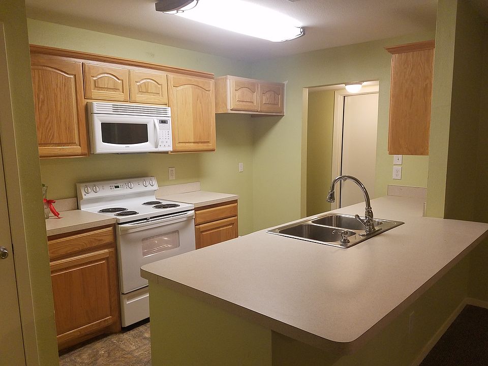 1st image of 2402 Jo Lyn Ln