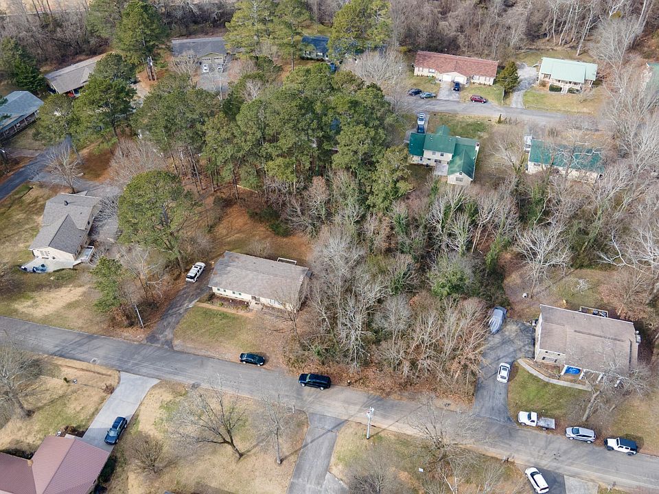 2nd image of 20 Vista Dr NW