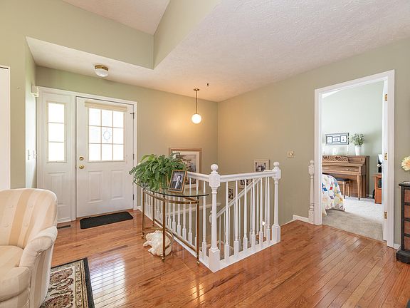 2nd image of 7521 Woodbridge Ln
