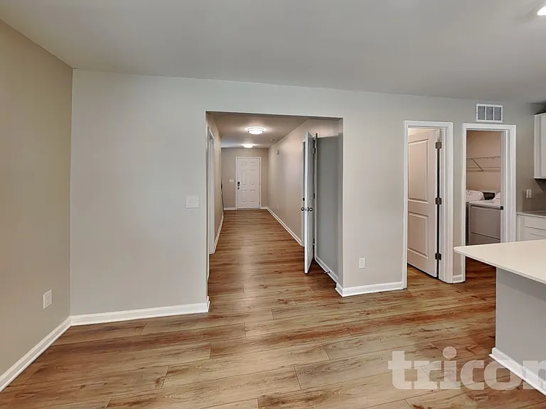 2503 Trollinger Dr — Photo 4