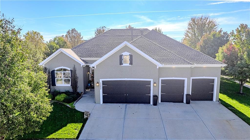 17233 Haskins St, Overland Park, KS 66221 MLS 2461234 Zillow