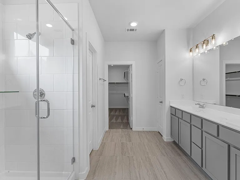 21611 Alberta Forest Cir — Photo 13