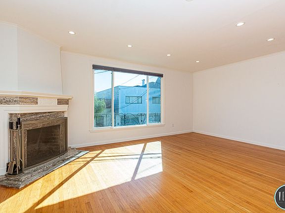 4th image of 34 Putnam St