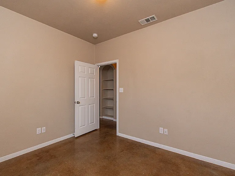 4403 Cambridge Dr #B — Photo 9