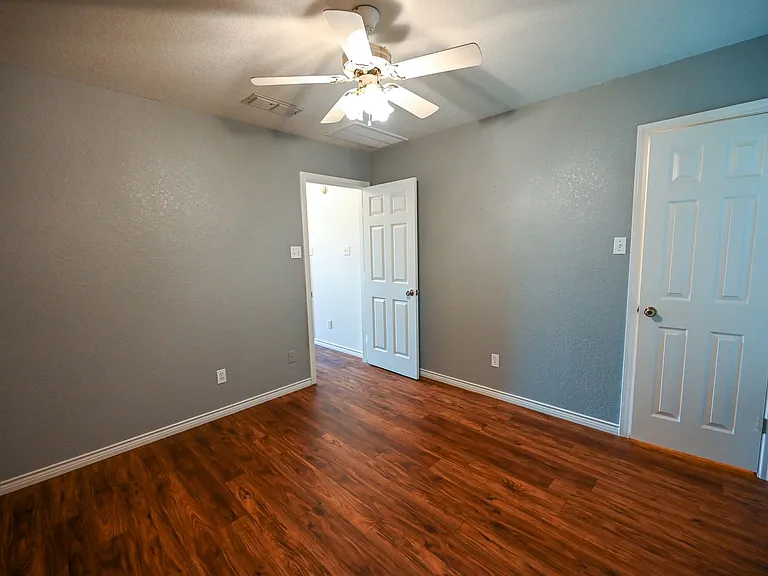 2951 N Trinity St — Photo 13