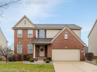 57779 Cider Mill Dr, New Hudson, MI 48165