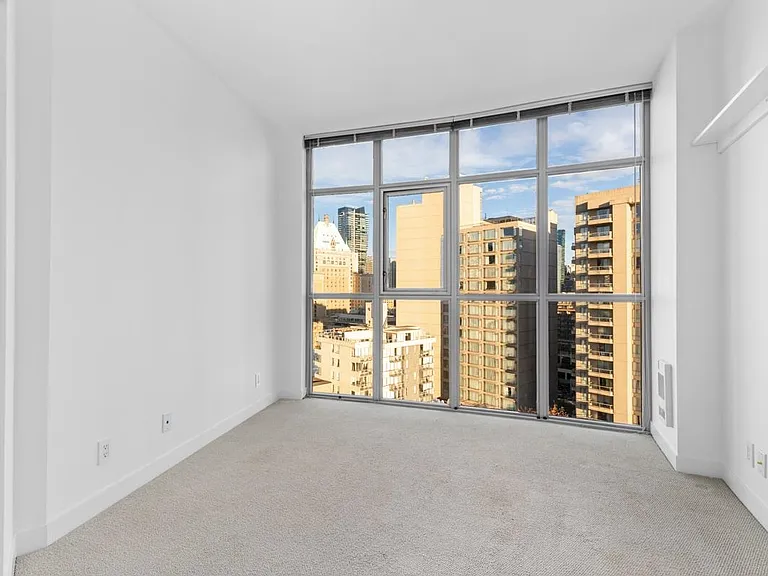1050 Smithe St #1205 — Photo 16