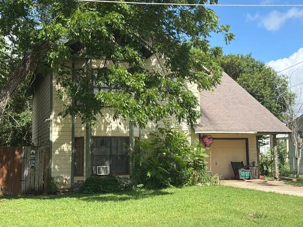 2914 Avenue J, Hondo, TX 78861