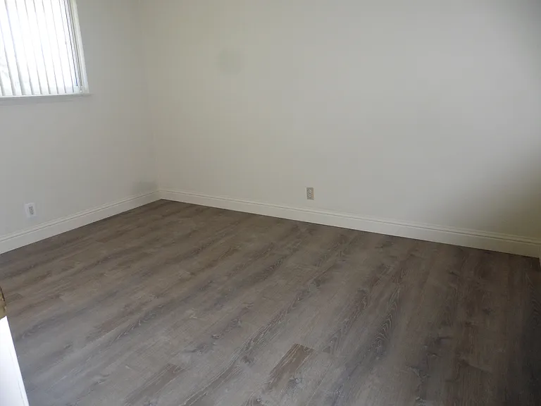 200 Avery Ln #6 — Photo 10