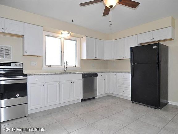 2nd image of 142 Alto St
