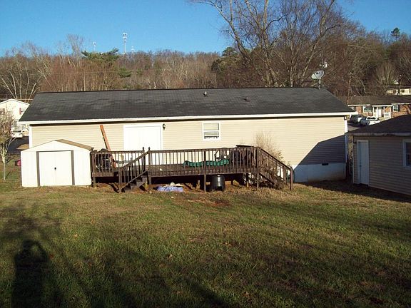 5th image of 2214 Venetian Way