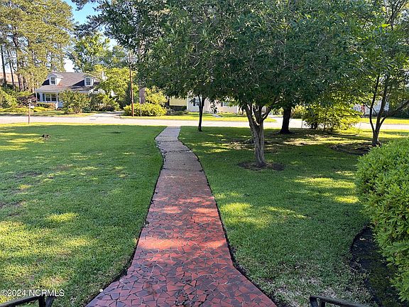 2nd image of 207 W 26th Street