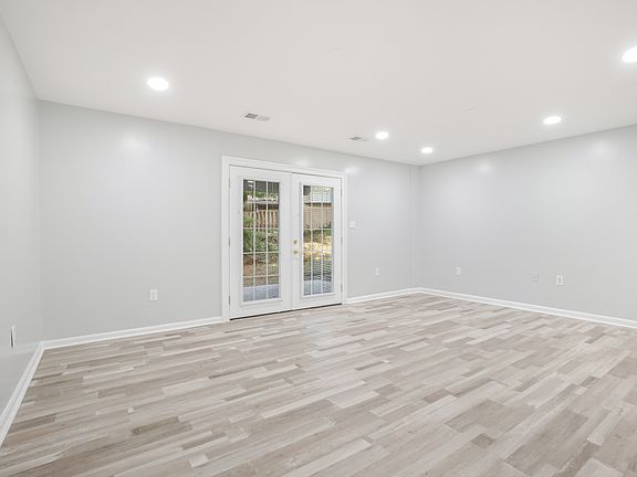 4th image of 8 Almanac Ct