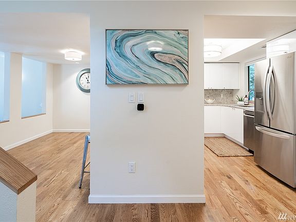 4th image of 10840 NE 35th Pl #28-2