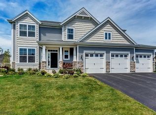 4 Catamaran Cir, Hampshire, IL 60140