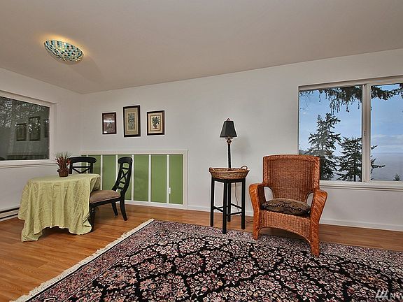 2nd image of 928 Silver Cloud Ln