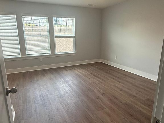 5th image of 464 Mill Park Way