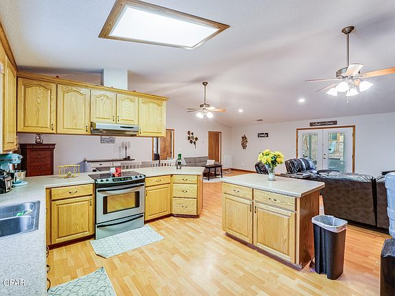 4th image of 2732 Marian Dr