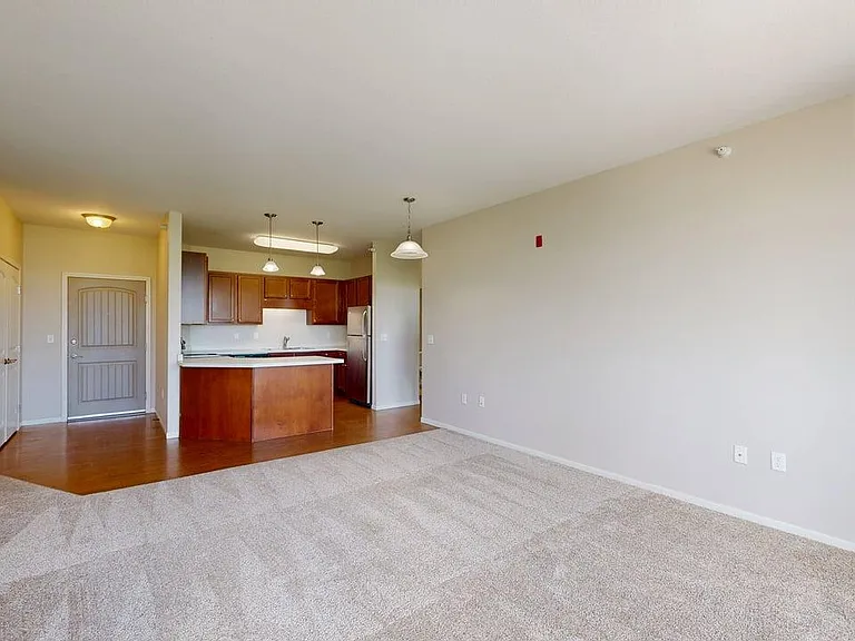 Eagle Crest Apartments — Photo 10