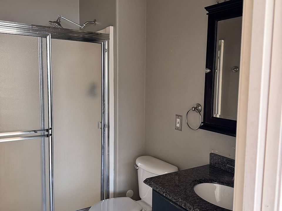 1st image of 408 16th Ave E #3