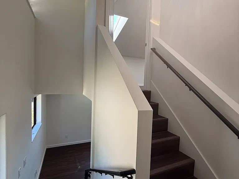 E Magnolia Ave — Photo 13