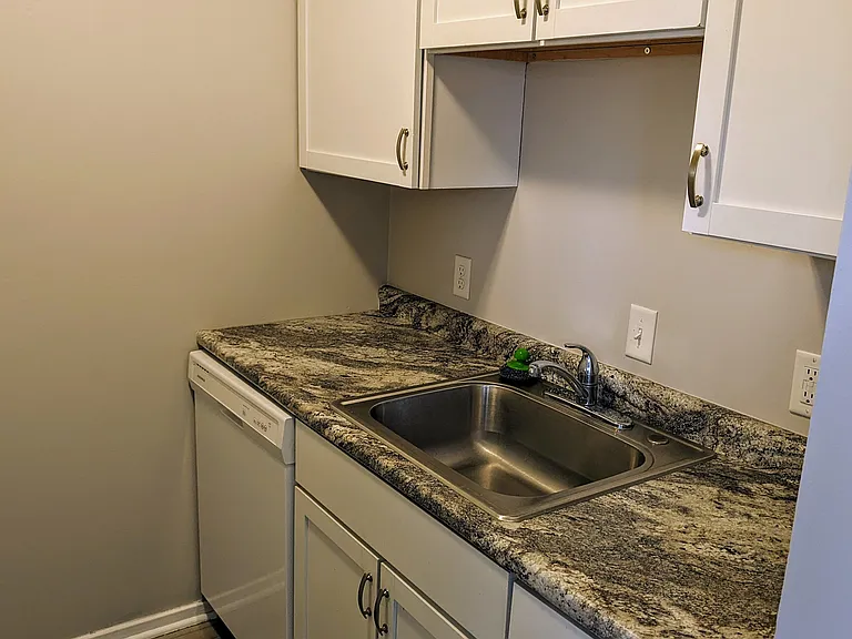 1330 F St #9 — Photo 2