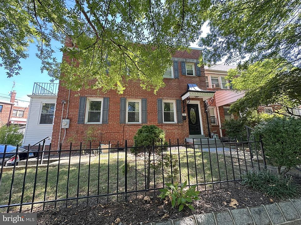 1st image of 59 Farragut Pl NW