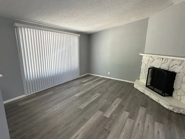24783 Parkside Dr — Photo 3
